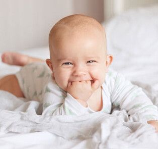 baby zähne brechen durch