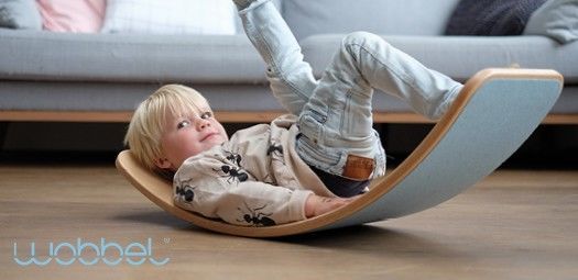 Das Wobbel Board – ein Balance-Board und Spielzeug mit Schwung!