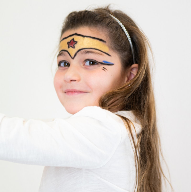 Wonder Woman werden durch Schminke von Namaki Wonder Woman werden durch Schminke von Namaki