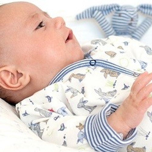 Den richtigen Bio-Baby-Strampler mit oder ohne Fuß finden