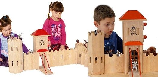 Besonderes Holzspielzeug von Drewart – Ritterburg, Puppenwagen und Co.