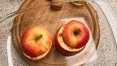 Deckel auf den Apfel und ab in den Ofen