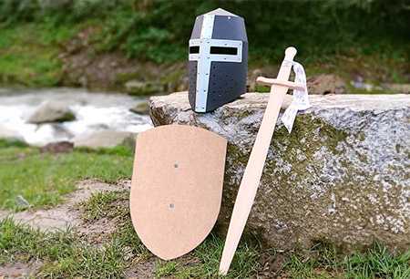 Holzschwerter und Pfeil & Bogen von VAH – Alles für das nächste Ritterspiel