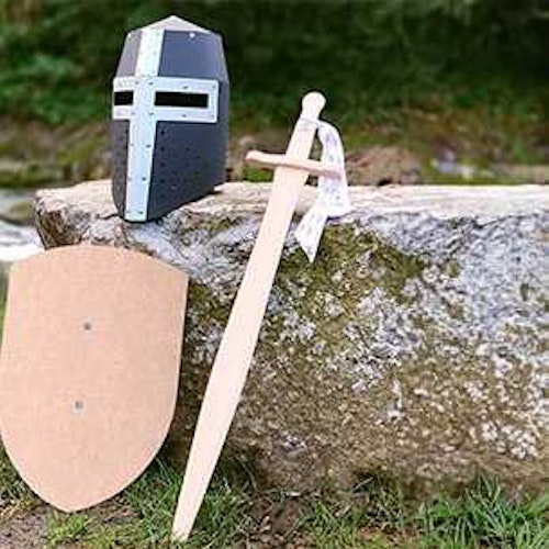 Holzschwerter und Pfeil & Bogen von VAH – Alles für das nächste Ritterspiel