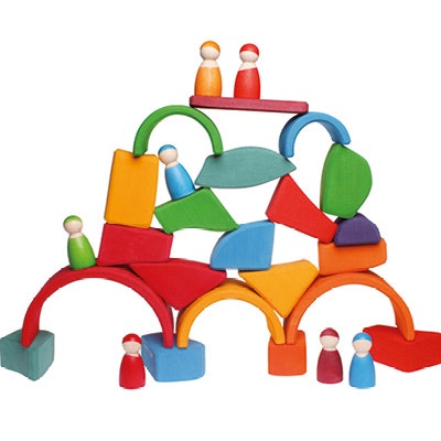 Grimm's Holzspielzeug: Regenbogenfreunde, Bauklötze und Spielbögen Grimm's Holzspielzeug: Regenbogenfreunde, Bauklötze und Spielbögen