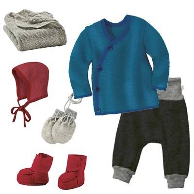 Disana Kleidung und Decke