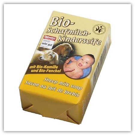 Bio-Schafmilch-Kinderseife Eine verpackte Bio-Schafmilche-Kinderseife