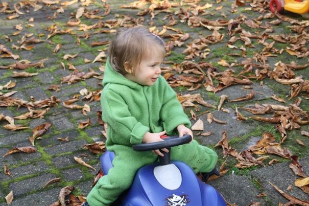 bio schurwoll overall für kinder von disana grün