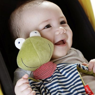 baby mit sigikid frosch schmusetuch bei greenstories