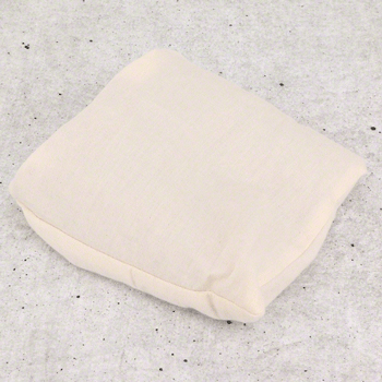 Inlett mit Kirschkernen oder Dinkelfüllung in der Mikrowelle erhitzen oder im Kühlschrank runterkühlen.