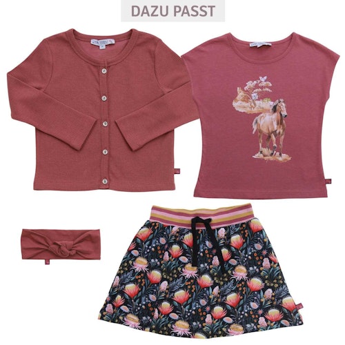 Flatternder Skort