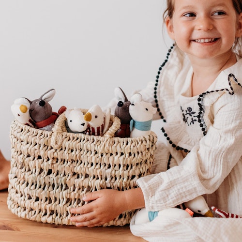 Handgefertiger Osterkorb aus Palmblättern natur
