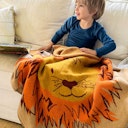 Vorschaubild Dicke Babydecke Bio Stick süsser Löwe 90 x 105 cm