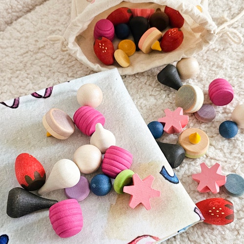 Spieltuch Bio-Baumwolle Kuchen + Deko von Grapat