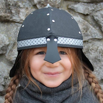 Ritterhelm Alamann schwarz mit Nieten