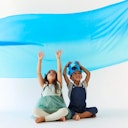 Vorschaubild Großes Spieltuch Seide Glockenblumen-blau 178 x 89 cm