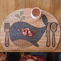 Kinder Montessori Tischset aus Korkleder Wal, 46 x 37,5 cm