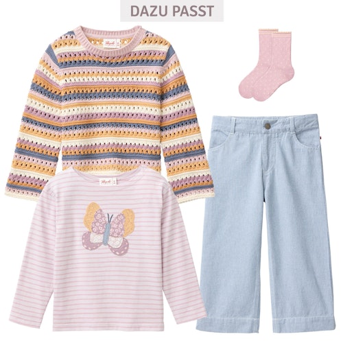 Leichter Strickpullover bunt geringelt