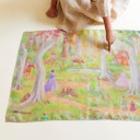 Vorschaubild Spieltuch Seide Märchen Suchbild 53 x 74 cm