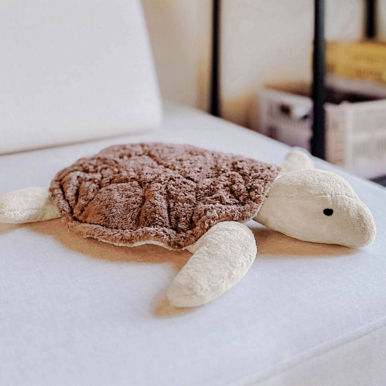 Kleine Schildkröte mit Traubenkernfüllung altrosa