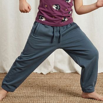 Schmal geschnittene Sweathose dunkelblau