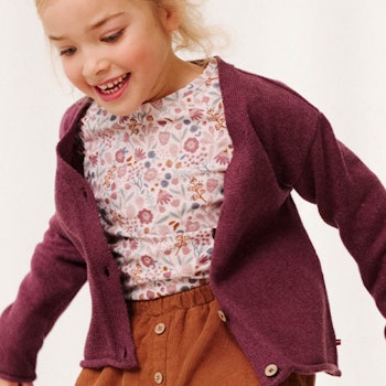 Softe Strickjacke beere