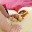 Vorschaubild Holz Babyspielzeug Kugelgreifling natur