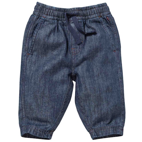 Leichte Jeanshose