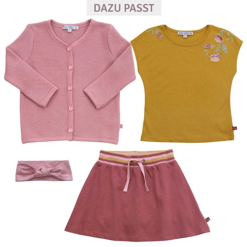 Flatternder Skort