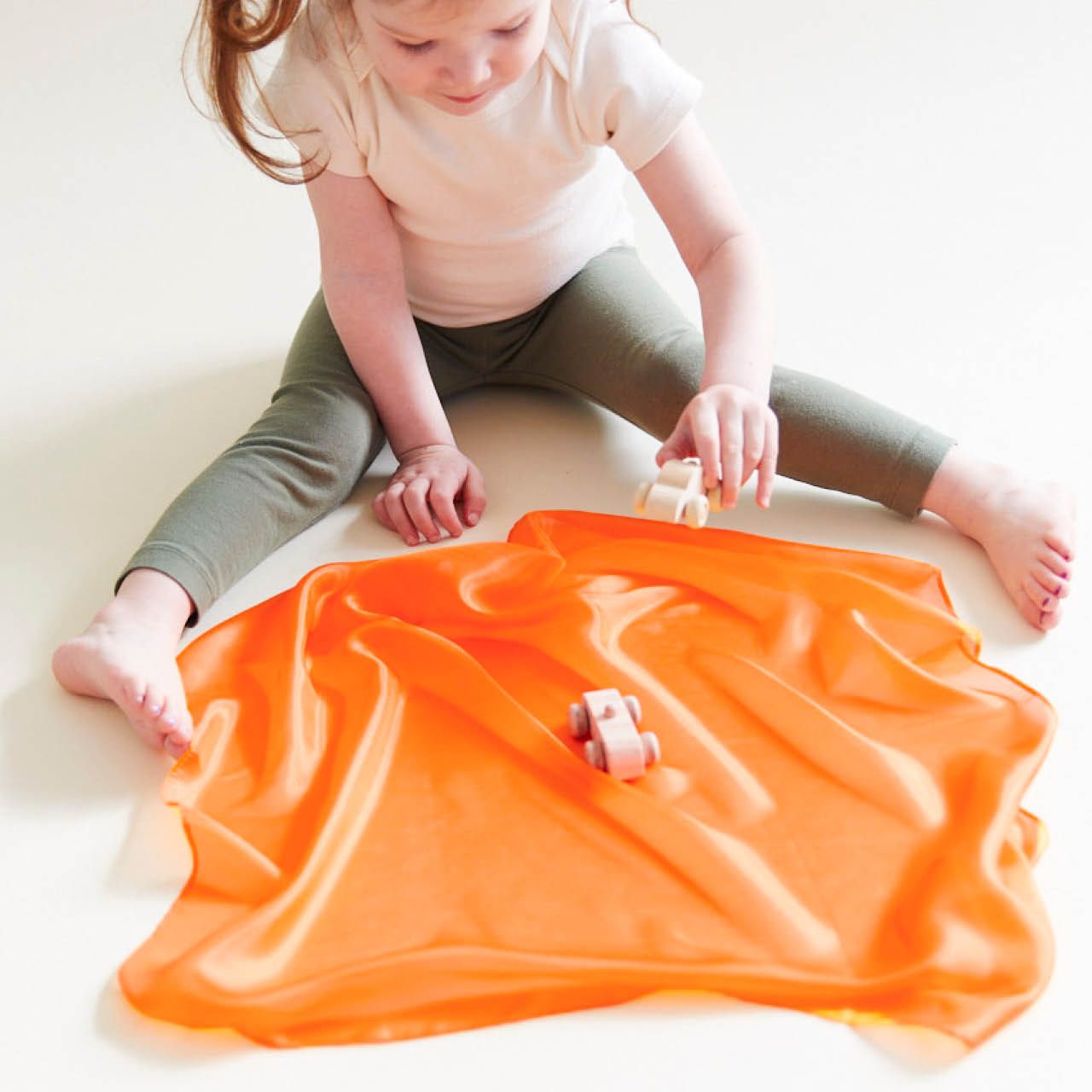 Spieltuch Seide orange klein 53 x 53 cm