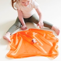 Spieltuch Seide orange klein 53 x 53 cm