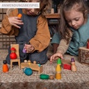 Vorschaubild Holzfiguren Together mit 12 Nins®