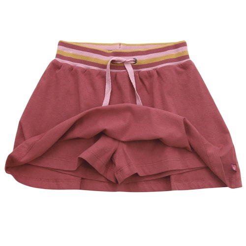 Flatternder Skort