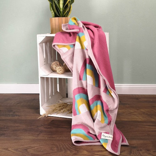 Krabbeldecke Baumwollstrick mit Regenbögen 90 x 105 cm