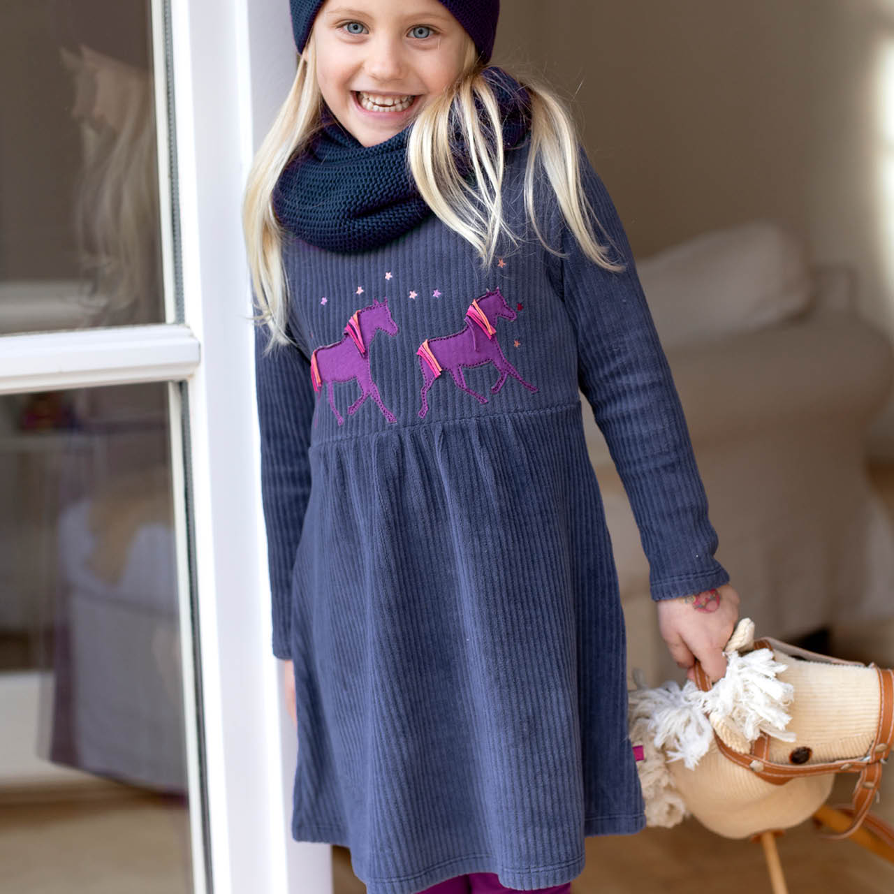 Geripptes Velour Kleid