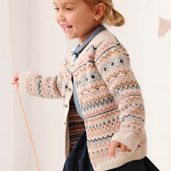 Warme Strickjacke mit Norwegermuster beige