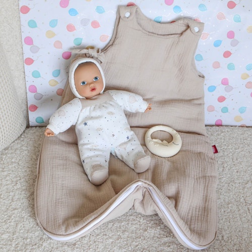 Geschenkset zur Geburt aus Babypuppe, Schlafsack, Beißring