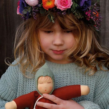 Nanchen Walnussbaby Puppe – kastanie