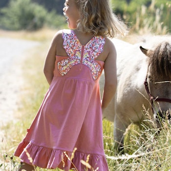 Kleid Schmetterling-Aufnäher rosa