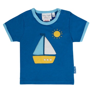 Kurzarm T-Shirt Segelschiff-Applikation blau