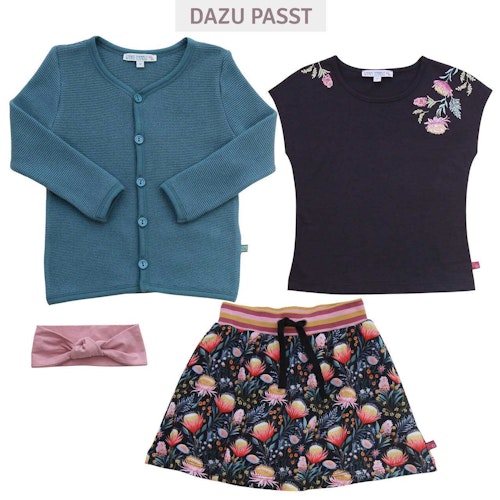 Flatternder Skort