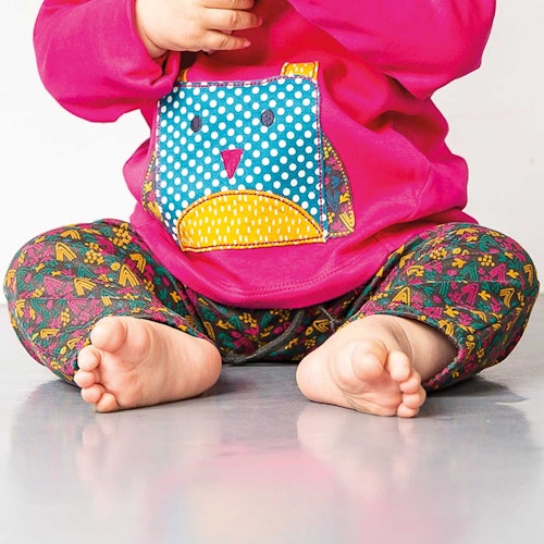 Lockere Interlock Babyhose Blumen