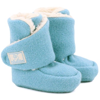 Gefütterte Hüttenschuhe mit Klettverschluss hellblau