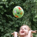 Vorschaubild Robuster Neopren Softball ab 3 Jahren 15 cm