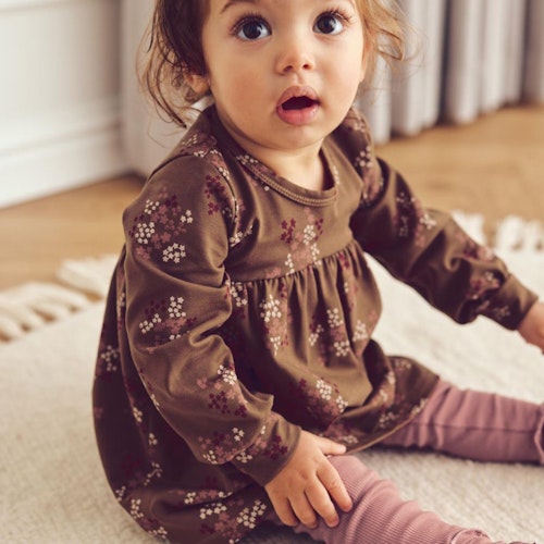 Schickes Bodykleid Blümchen