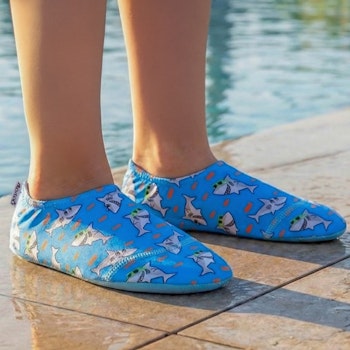 Kinder Badeschuhe Haie – rutschfest & UV 50+