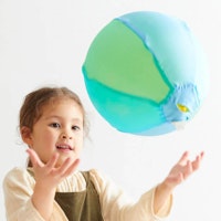 Blaue Luftballonhülle aus Seide - Meer