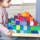 Vorschaubild 100 Holzbausteine Stufenpyramide groß, bunt (44,5 x 44,5 cm)
