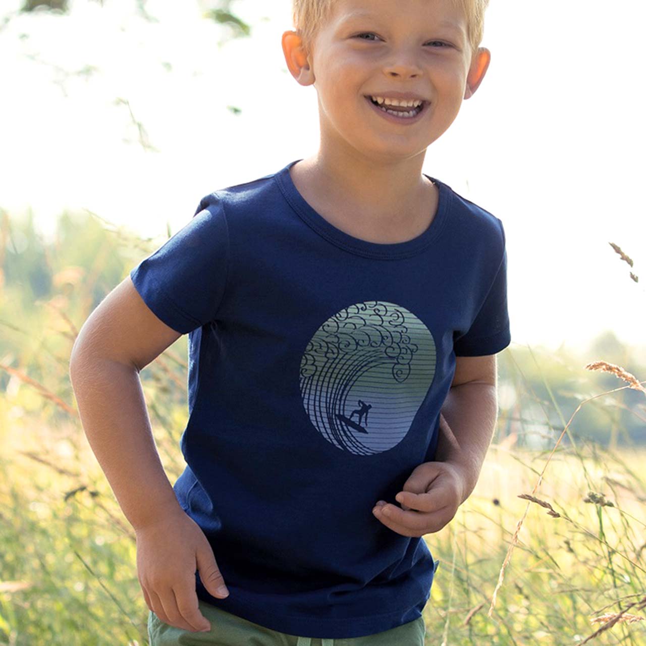 Edles T-Shirt Wellenreiter-Druck