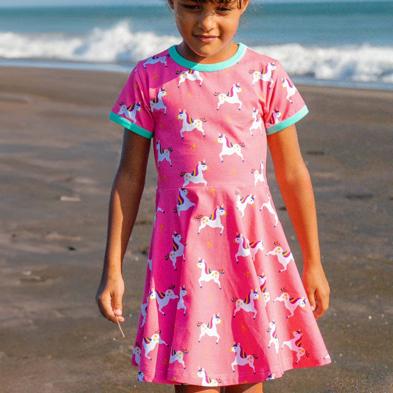 Flatterkleid kurzarm mit Alloverprint 
